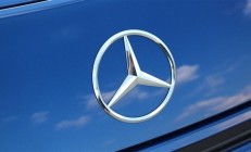  梅赛德斯-奔驰星愿基金首批物资今日抵达暴雨灾区！