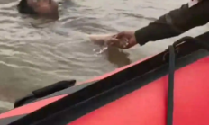 
        		杭州200多斤小伙醉酒不慎坠入钱塘江 漂浮7个小时 在嘉兴被救起 !	