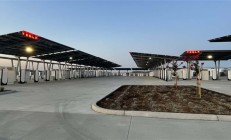 特斯拉全球最大超充站落地加州：不接入美国电网