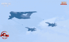 
        		阅兵最帅女机长刷屏：为首批驾驶改装运-20的飞行员 !	