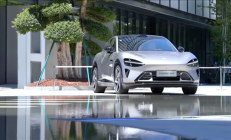 情绪价值满满！首批小米YU7正式交付：雷军再现“千亿CEO给我开门”